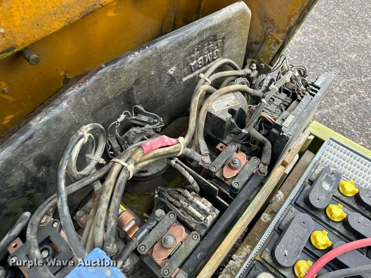 image for item MQ9464 Clark TM15  forklift