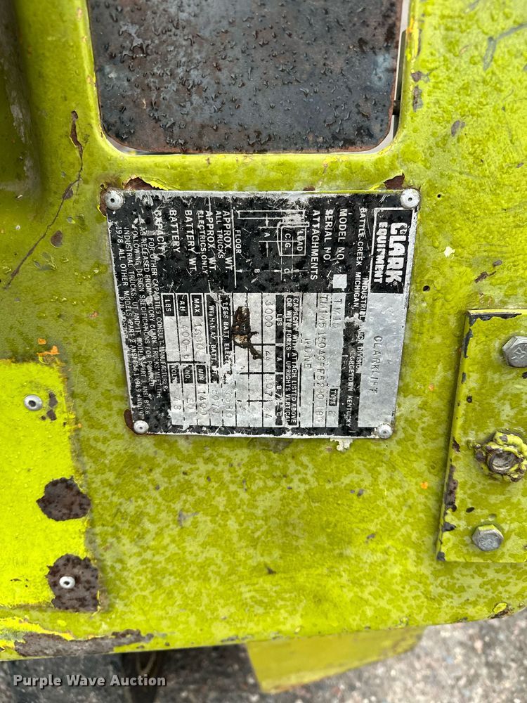 image for item MQ9464 Clark TM15  forklift