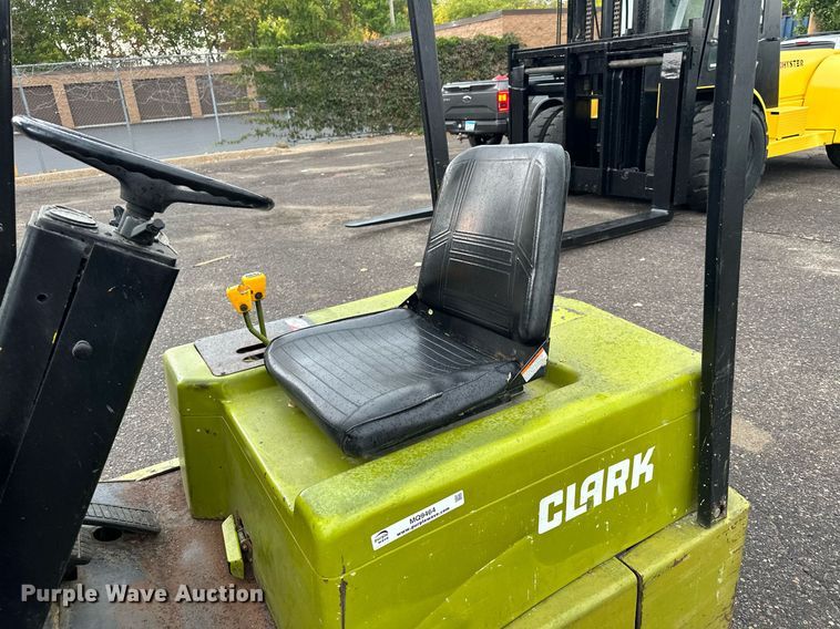 image for item MQ9464 Clark TM15  forklift