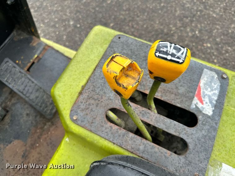 image for item MQ9464 Clark TM15  forklift