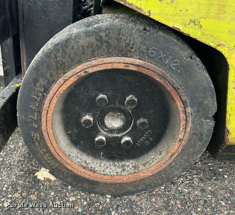 image for item MQ9464 Clark TM15  forklift