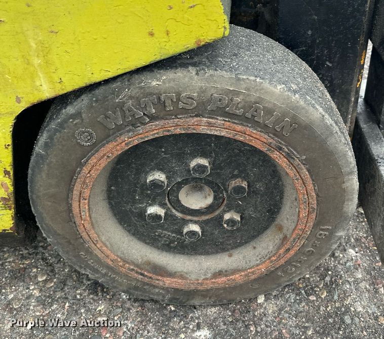 image for item MQ9464 Clark TM15  forklift