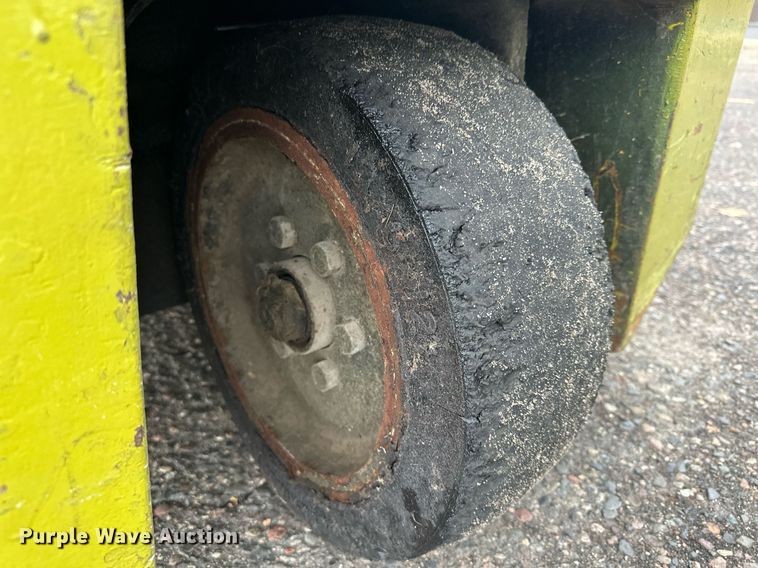image for item MQ9464 Clark TM15  forklift