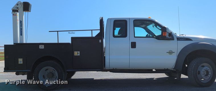 image for item MX9362 2011 Ford F550 Super Duty  SuperCab flatbed truck