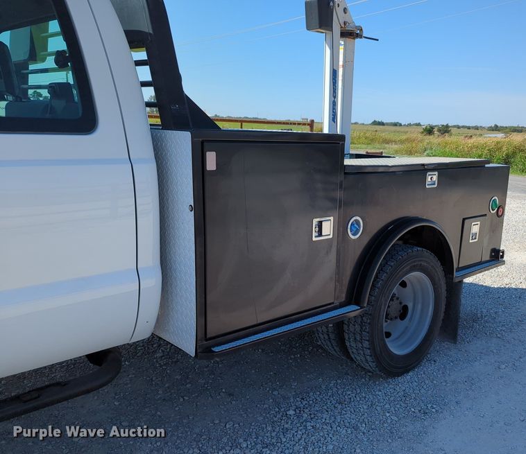 image for item MX9362 2011 Ford F550 Super Duty  SuperCab flatbed truck