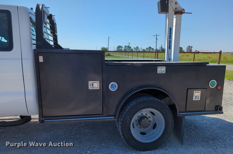 image for item MX9362 2011 Ford F550 Super Duty  SuperCab flatbed truck