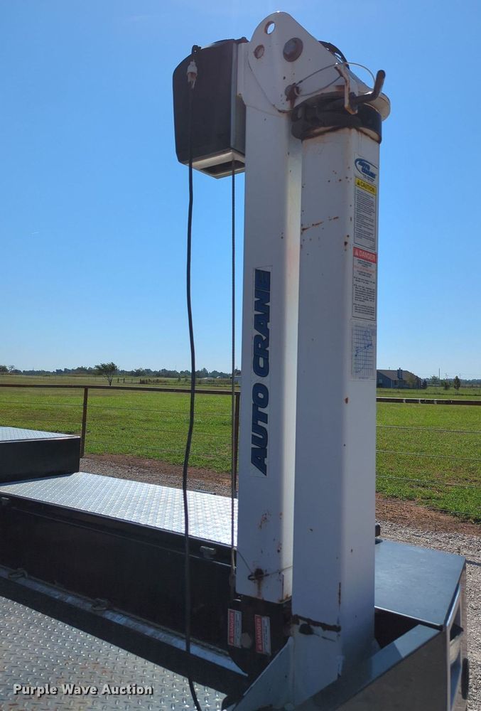 image for item MX9362 2011 Ford F550 Super Duty  SuperCab flatbed truck