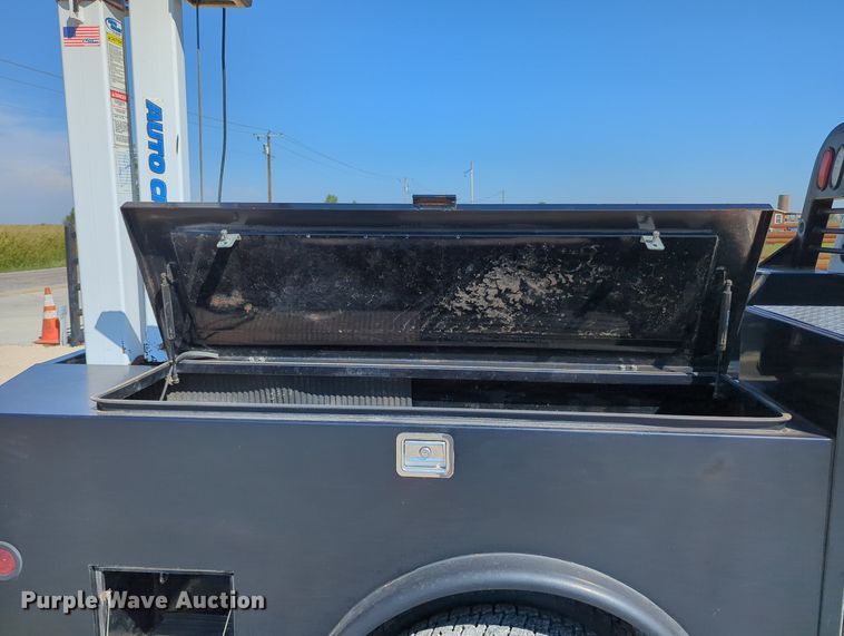 image for item MX9362 2011 Ford F550 Super Duty  SuperCab flatbed truck