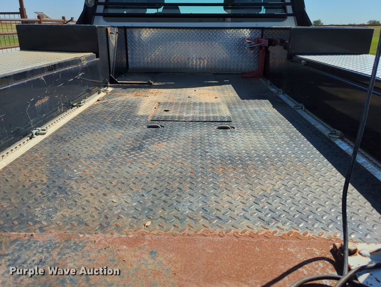 image for item MX9362 2011 Ford F550 Super Duty  SuperCab flatbed truck