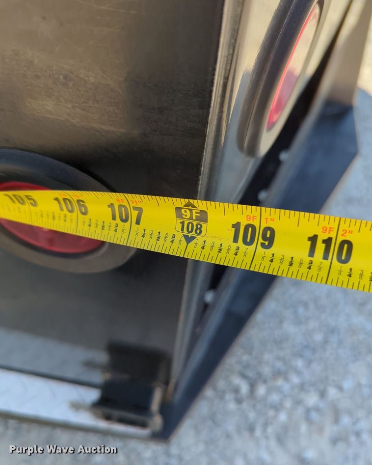 image for item MX9362 2011 Ford F550 Super Duty  SuperCab flatbed truck