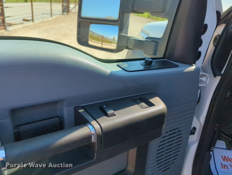 image for item MX9362 2011 Ford F550 Super Duty  SuperCab flatbed truck