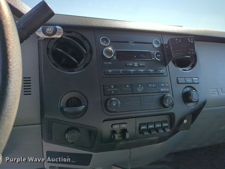 image for item MX9362 2011 Ford F550 Super Duty  SuperCab flatbed truck