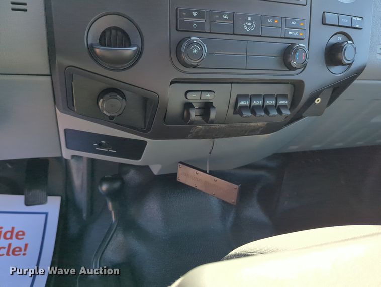 image for item MX9362 2011 Ford F550 Super Duty  SuperCab flatbed truck