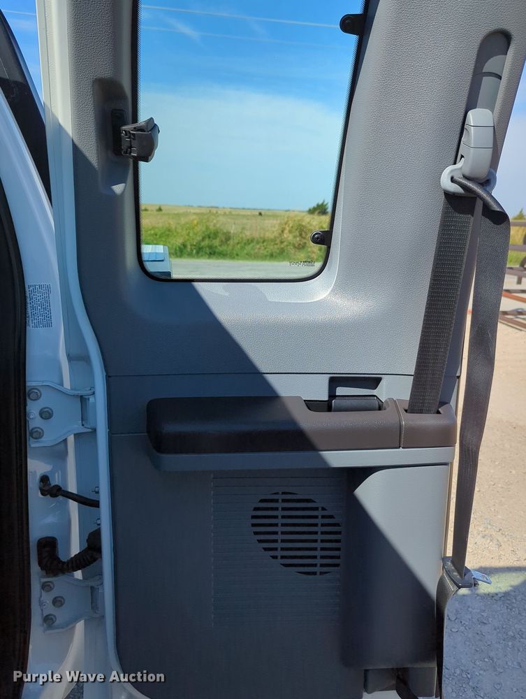 image for item MX9362 2011 Ford F550 Super Duty  SuperCab flatbed truck