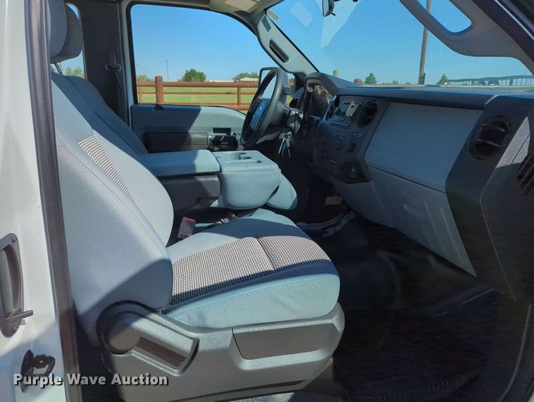 image for item MX9362 2011 Ford F550 Super Duty  SuperCab flatbed truck