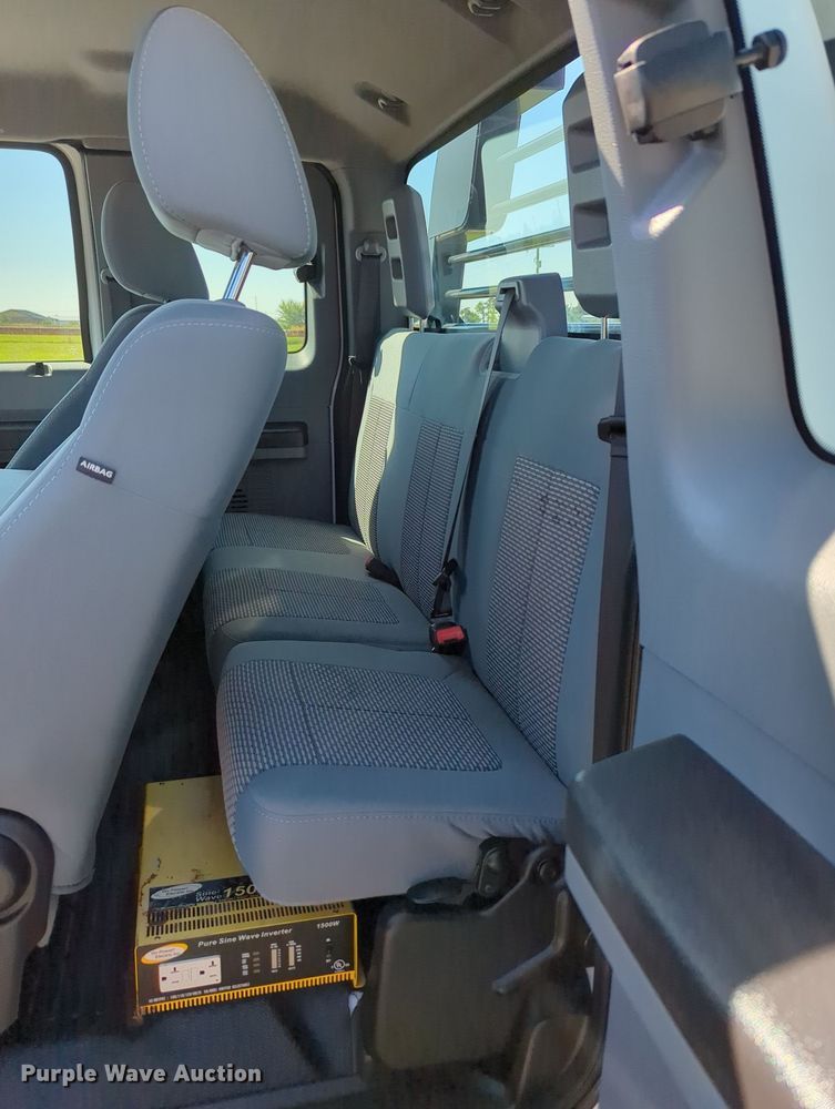 image for item MX9362 2011 Ford F550 Super Duty  SuperCab flatbed truck