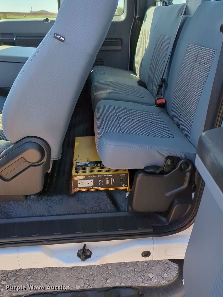 image for item MX9362 2011 Ford F550 Super Duty  SuperCab flatbed truck