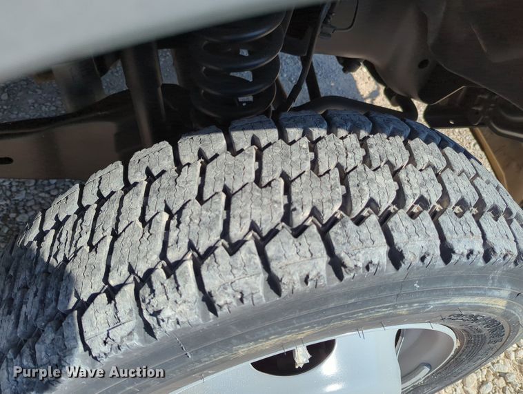 image for item MX9362 2011 Ford F550 Super Duty  SuperCab flatbed truck