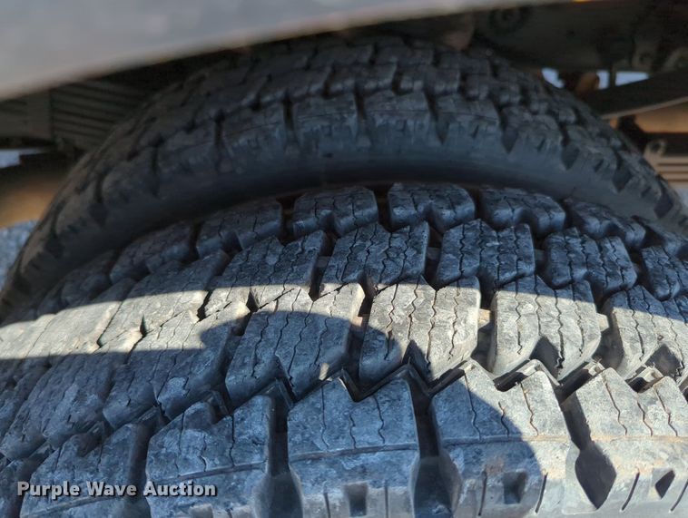 image for item MX9362 2011 Ford F550 Super Duty  SuperCab flatbed truck