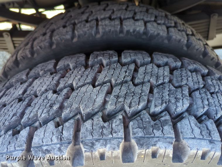 image for item MX9362 2011 Ford F550 Super Duty  SuperCab flatbed truck