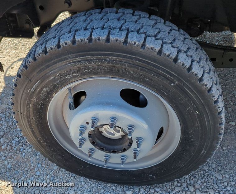 image for item MX9362 2011 Ford F550 Super Duty  SuperCab flatbed truck