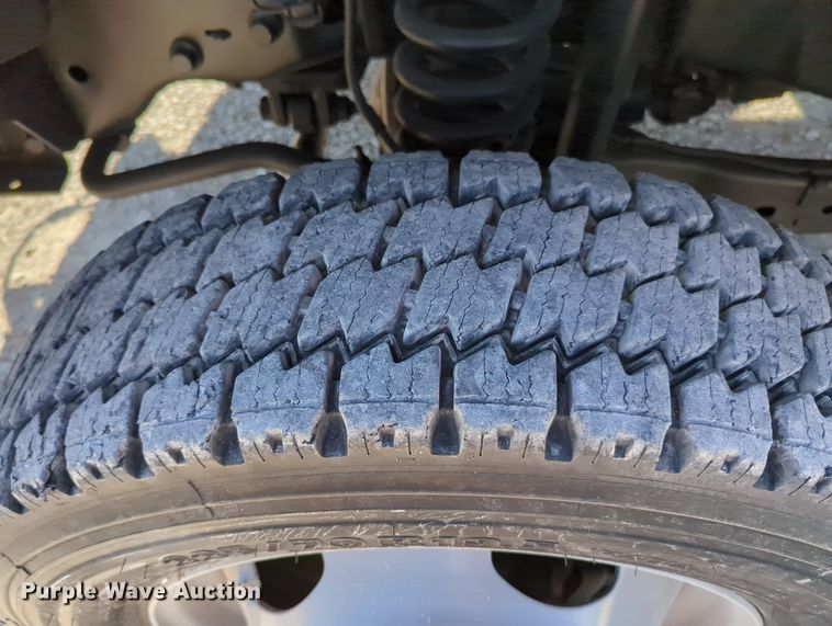 image for item MX9362 2011 Ford F550 Super Duty  SuperCab flatbed truck