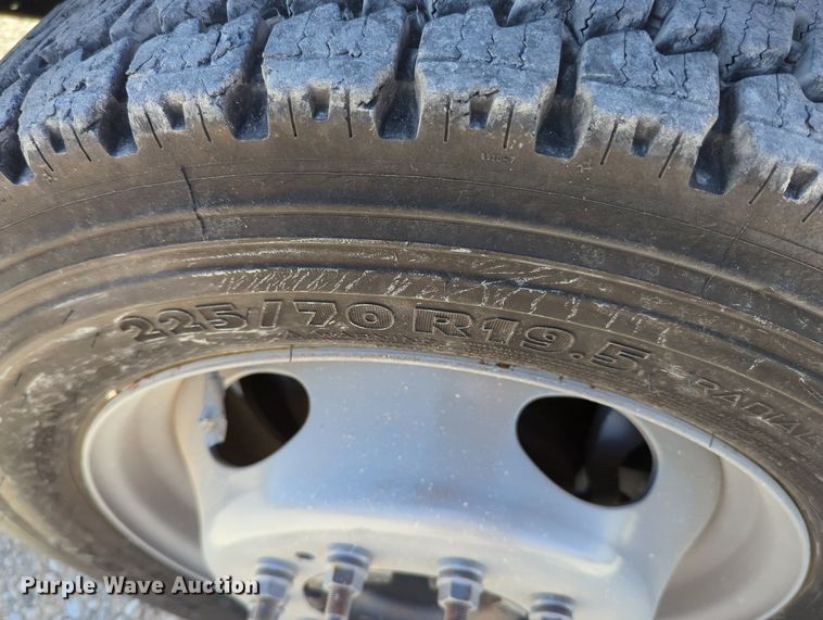 image for item MX9362 2011 Ford F550 Super Duty  SuperCab flatbed truck