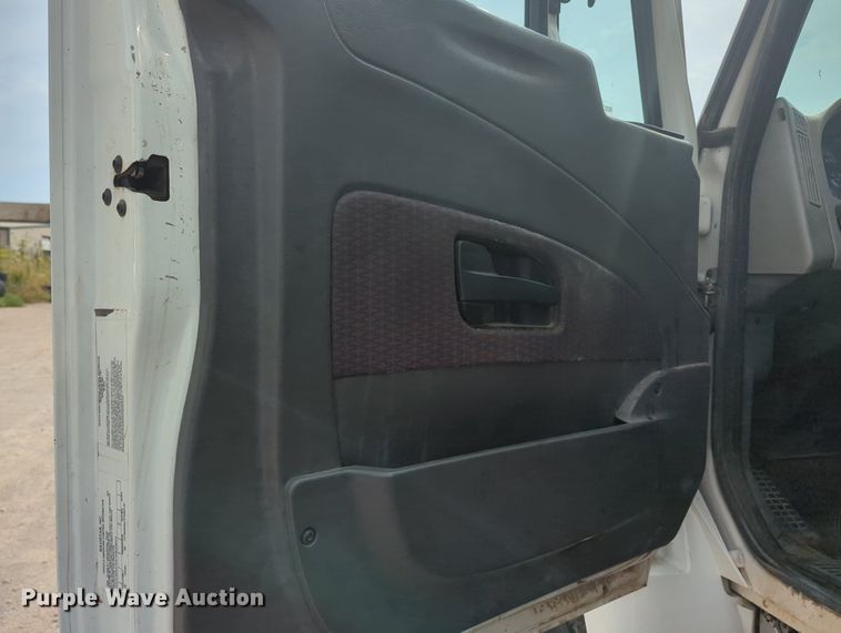 image for item MX9386 2015 International DuraStar 4300  box truck