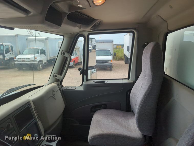 image for item MX9386 2015 International DuraStar 4300  box truck