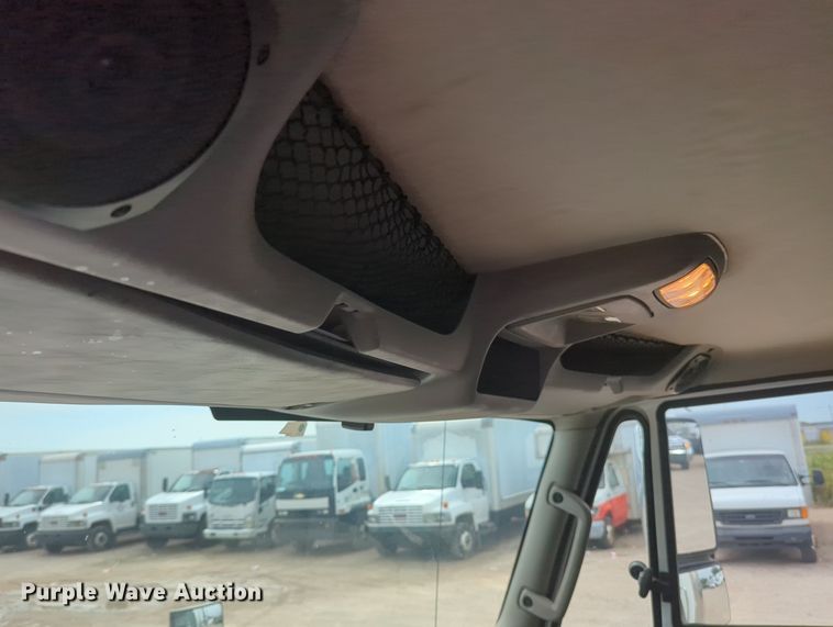 image for item MX9386 2015 International DuraStar 4300  box truck