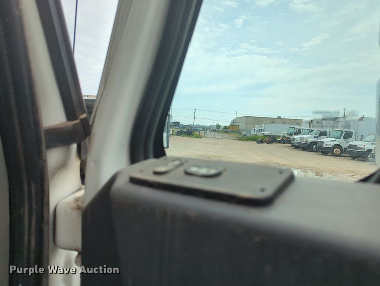 image for item MX9386 2015 International DuraStar 4300  box truck