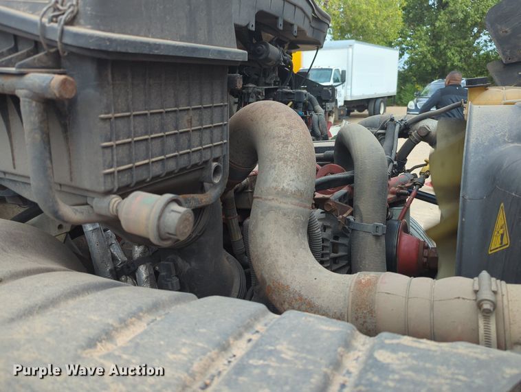 image for item MX9386 2015 International DuraStar 4300  box truck