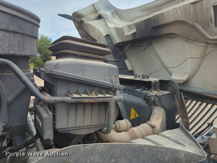 image for item MX9386 2015 International DuraStar 4300  box truck