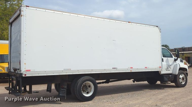 image for item MX9387 2007 GMC 7500  box truck