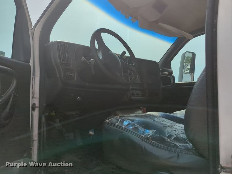 image for item MX9387 2007 GMC 7500  box truck