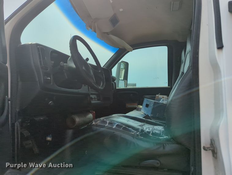 image for item MX9387 2007 GMC 7500  box truck