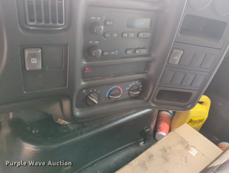 image for item MX9387 2007 GMC 7500  box truck