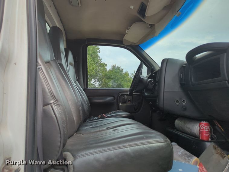 image for item MX9387 2007 GMC 7500  box truck