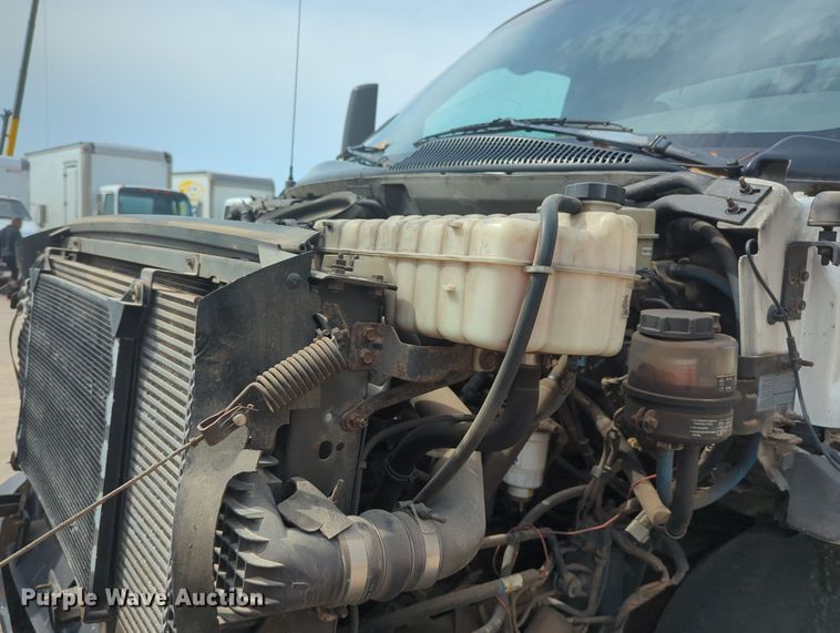 image for item MX9387 2007 GMC 7500  box truck