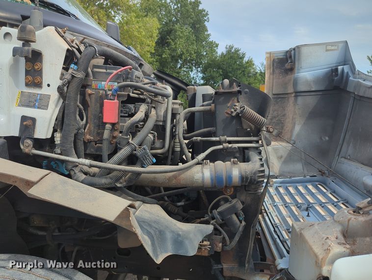 image for item MX9387 2007 GMC 7500  box truck