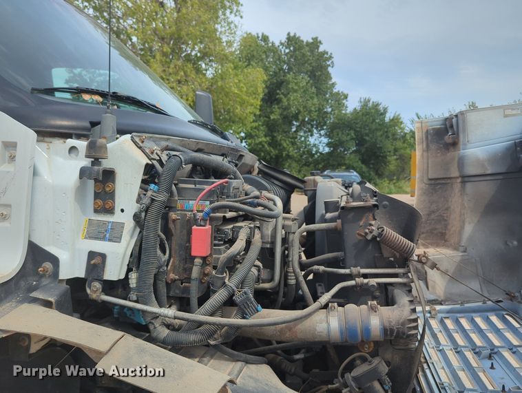 image for item MX9387 2007 GMC 7500  box truck