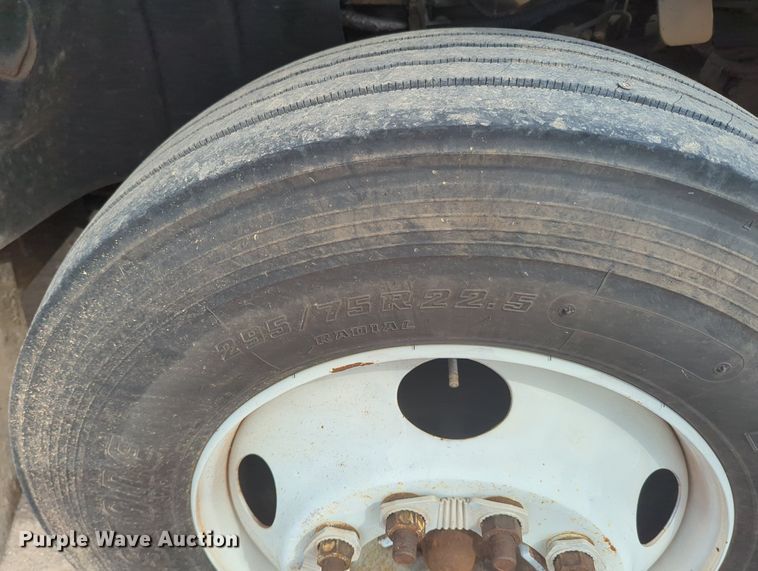 image for item MX9387 2007 GMC 7500  box truck