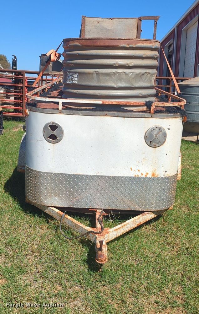 image for item MX9411 Livestock trailer