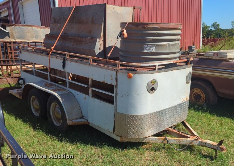 image for item MX9411 Livestock trailer