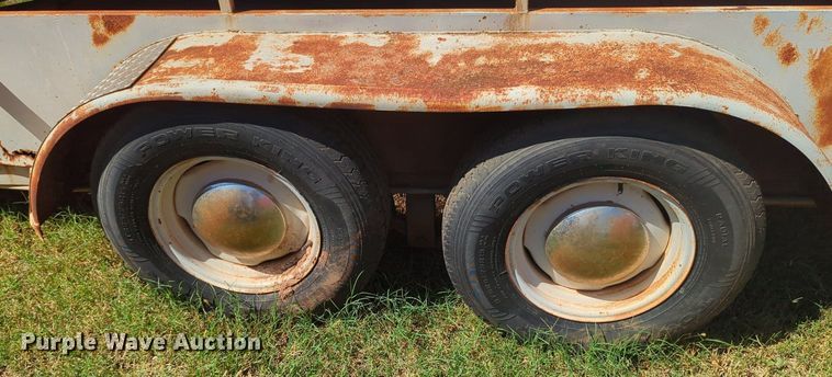 image for item MX9411 Livestock trailer