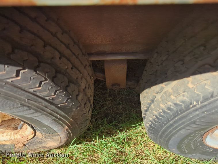 image for item MX9411 Livestock trailer