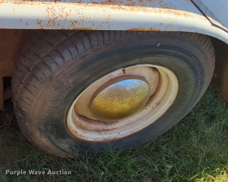 image for item MX9411 Livestock trailer