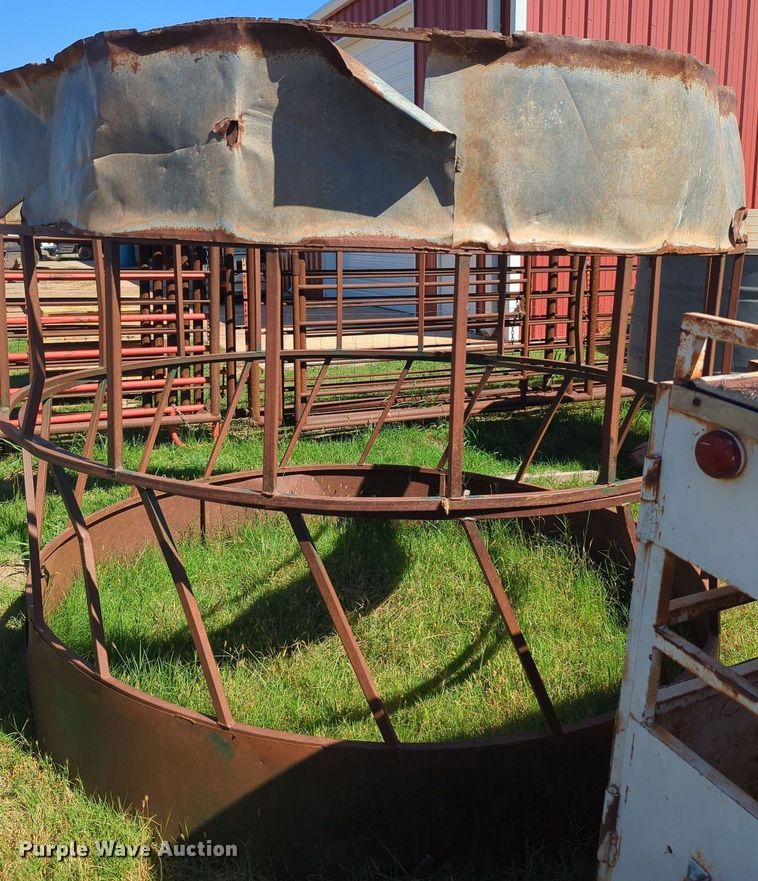 image for item MX9411 Livestock trailer