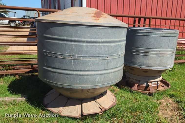 image for item MX9411 Livestock trailer