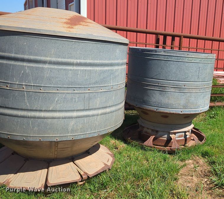 image for item MX9411 Livestock trailer